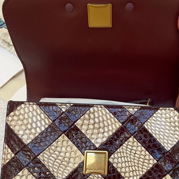 SOLD LIMITED Tory Burch Eleanor Snakeskin Crossbody Camera Bag - Picture 9 of 17